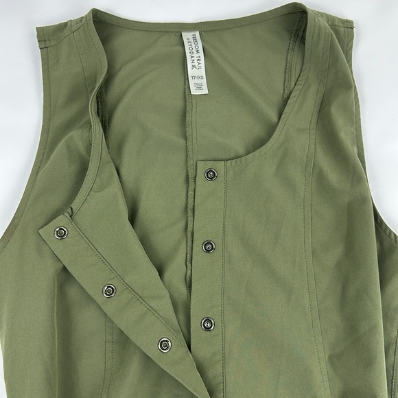 Kyodan Freedom Trail Jumpsuit. Olive Green. Sleeveless.  XS. Snap front. - Picture 3 of 10